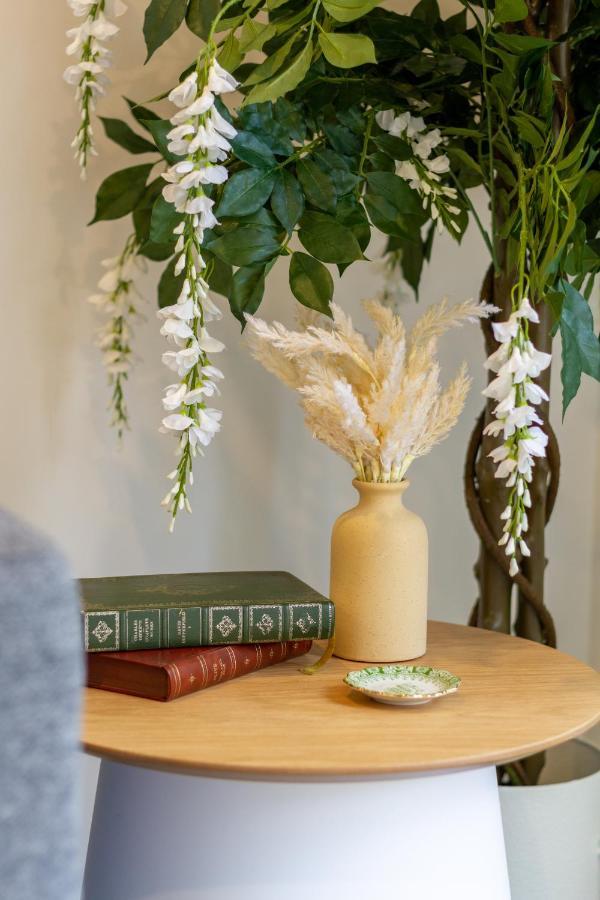 Appartamento Cashel Street Hideaway 2 Bed 2 Bath Christchurch Esterno foto