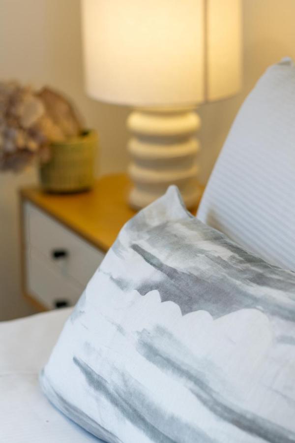 Appartamento Cashel Street Hideaway 2 Bed 2 Bath Christchurch Esterno foto