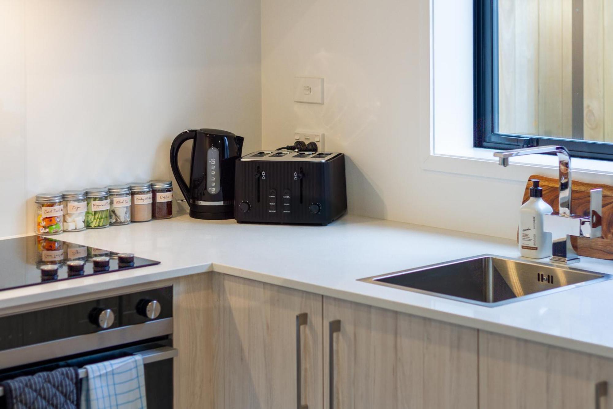 Appartamento Cashel Street Hideaway 2 Bed 2 Bath Christchurch Esterno foto